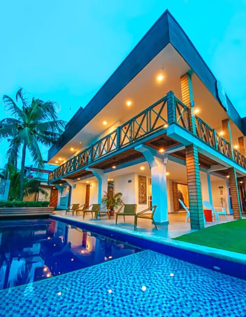 Property building, Swimming pool