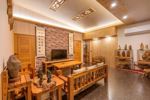 TV and multimedia, Living room, Seating area, Evening entertainment
