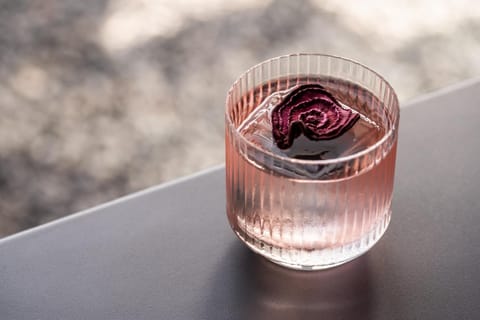 Lounge or bar, Drinks, Alcoholic drinks