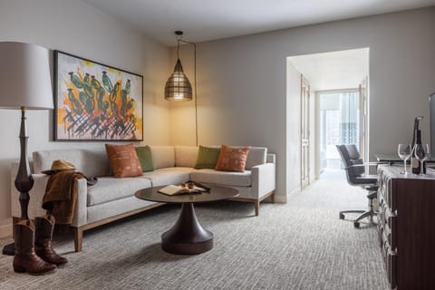 Living room, City view, room service