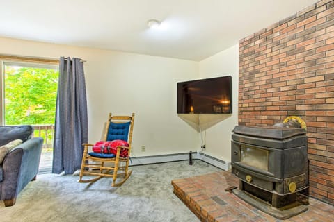 Pet-Friendly Gilford Home 3 Mi to Gunstock and Lake House in Gilford