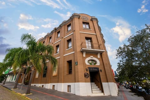 Property building, Location