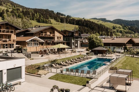 Property building, Day, Natural landscape, Mountain view, Pool view, Swimming pool, Swimming pool
