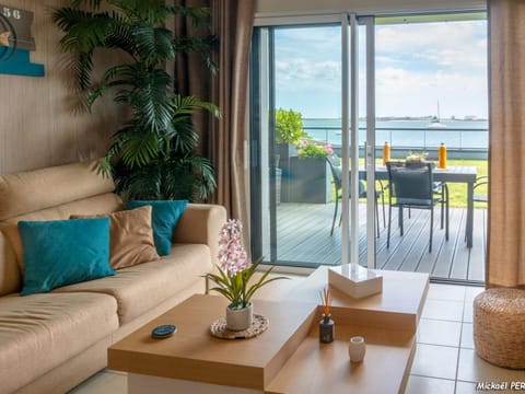 Port-Louis: Appartement T2 avec Terrasse, Parking et Wifi - FR-1-349-159 Apartment in Brittany