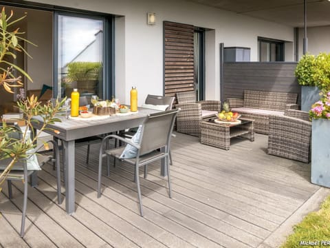 Port-Louis: Appartement T2 avec Terrasse, Parking et Wifi - FR-1-349-159 Apartment in Brittany