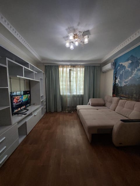 Communal lounge/ TV room, Living room, Seating area, air conditioner