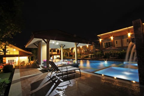 Lounge or bar, Swimming pool