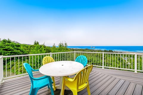 Pacific Mist House in Rockaway Beach