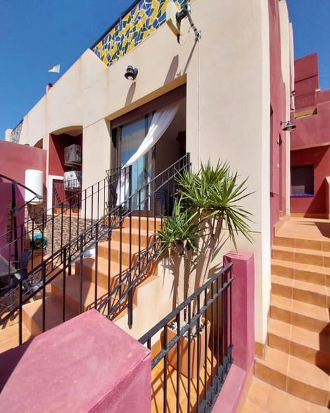 Property building, Balcony/Terrace, Balcony/Terrace