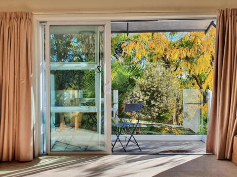 Facade/entrance, Balcony/Terrace