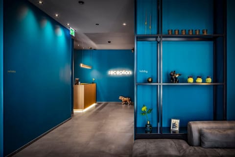 Lobby or reception, Seating area, air conditioner