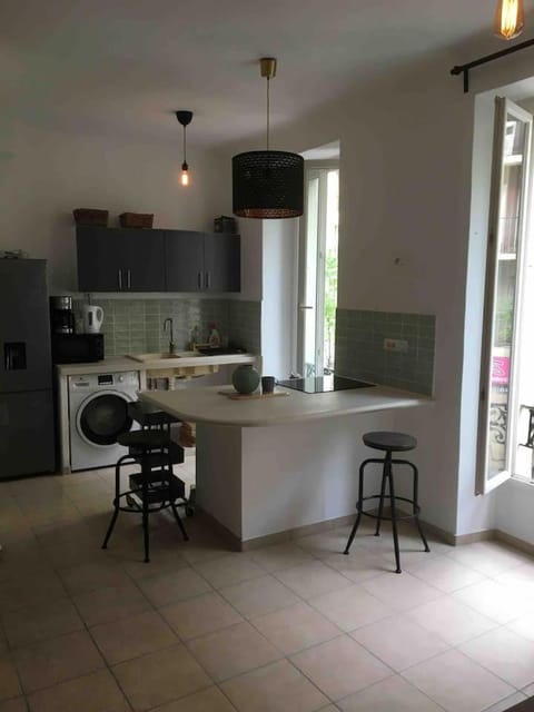 Terrasses du Port 5 mn, T2 moderne tout équipé 5 couchages Apartment in Marseille