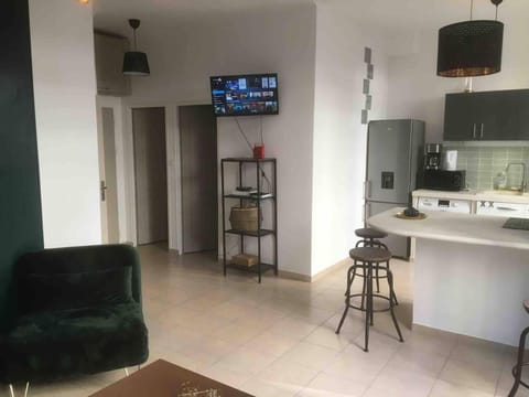 Terrasses du Port 5 mn, T2 moderne tout équipé 5 couchages Apartment in Marseille