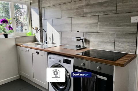 Kitchen or kitchenette, dishwasher, minibar, pet friendly, stove, toaster, washing machine