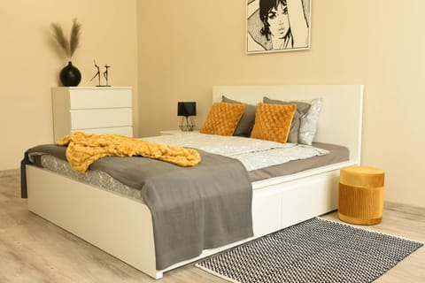 Bed, Photo of the whole room