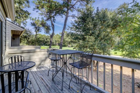 2365 Racquet Club 2 BR 2 BA condo Sea Pines Resort Near Harbourtown Free Tennis and Pool House in Hilton Head Island