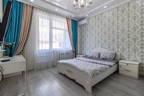 Bedroom, bunk bed
