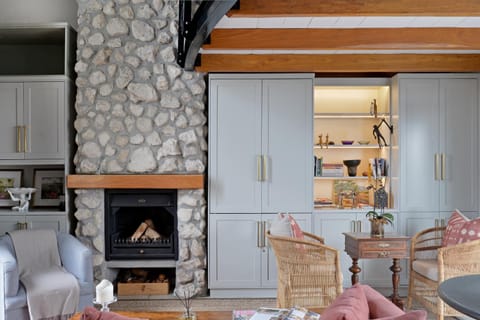 Living room, Seating area, fireplace