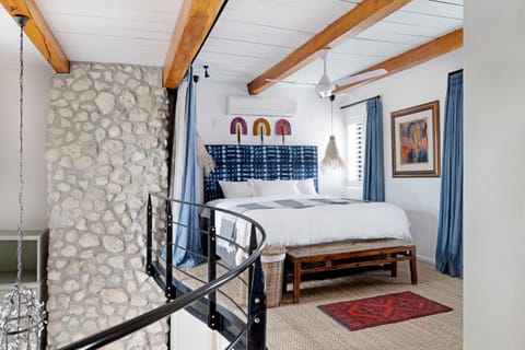 Bed, Photo of the whole room, Bedroom, air conditioner