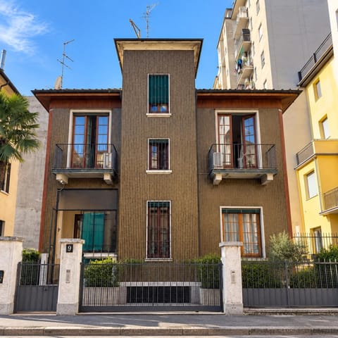 Property building, Facade/entrance