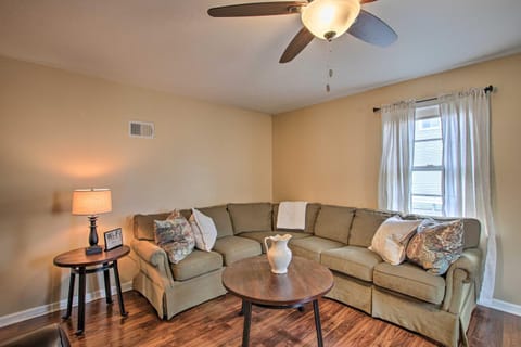 Cottage with Yard, Walk to Historic Attractions House in Ozark Mountains