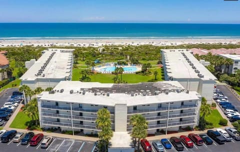 Stunning Ocean Views, Huge Patio, Heated Pool and Amenities! House in Butler Beach