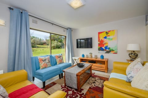 TV and multimedia, Living room, Seating area, Garden view
