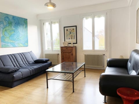 The Reverdy Apartment in Chartres