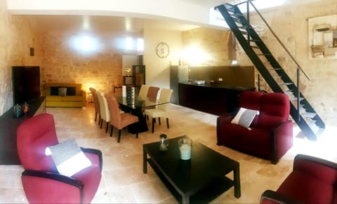 MAS TAREAU Le CHAI House in Arles