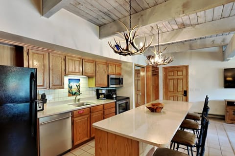Timberline Condominiums 2 Bedroom Deluxe Unit A1D House in Snowmass Village