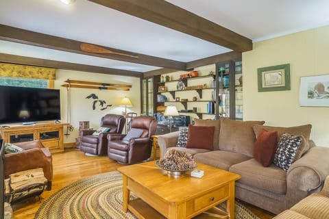 Riverside Abode Nature lodge in Michigan