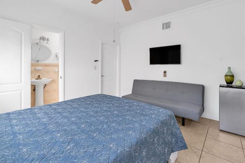 Coral Suite close to Little Havana Vacation rental in Coral Gables