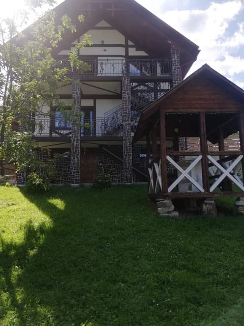 Property building, Natural landscape, Garden, Garden view