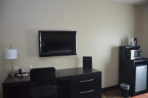 Roosevelt Inn & Suites Hotel in Watford City