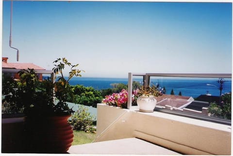 Marie's GARDEN ROOM Self Catering Accommodation Bed and Breakfast in Camps Bay