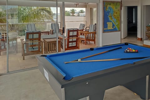 Balcony/Terrace, Entertainment