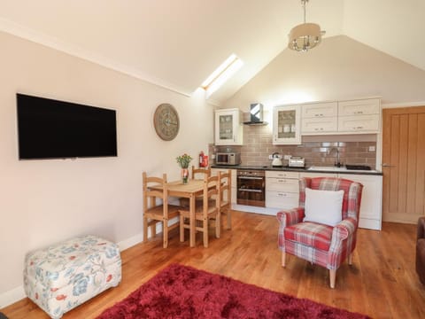 Top Farm Lodge House in Wales