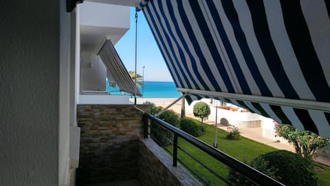 Balcony/Terrace, Decorative detail, Garden view, Sea view