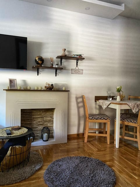 Living room, Dining area