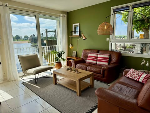 View (from property/room), Living room, River view