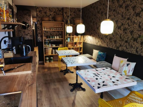 Coffee/tea facilities, Living room, Lounge or bar, Seating area