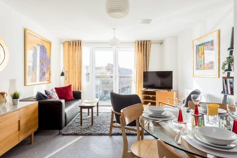 Sunnyside - Stylish Apartment Moments from Poole Quay Apartment in Poole
