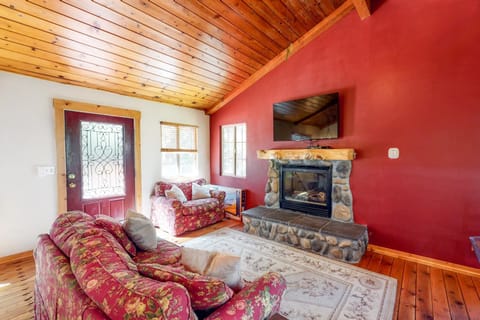 Sky High Cabin Cabin in Crestline