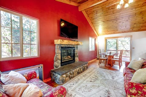 Sky High Cabin Cabin in Crestline