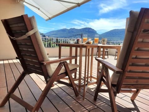 Balcony/Terrace, Landmark view