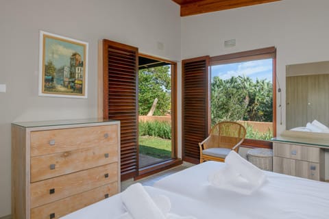 Bedroom, Garden view