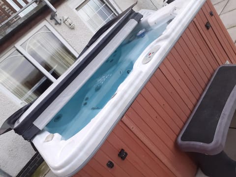 Bryncarnedd Farmhouse House in Tirymynach