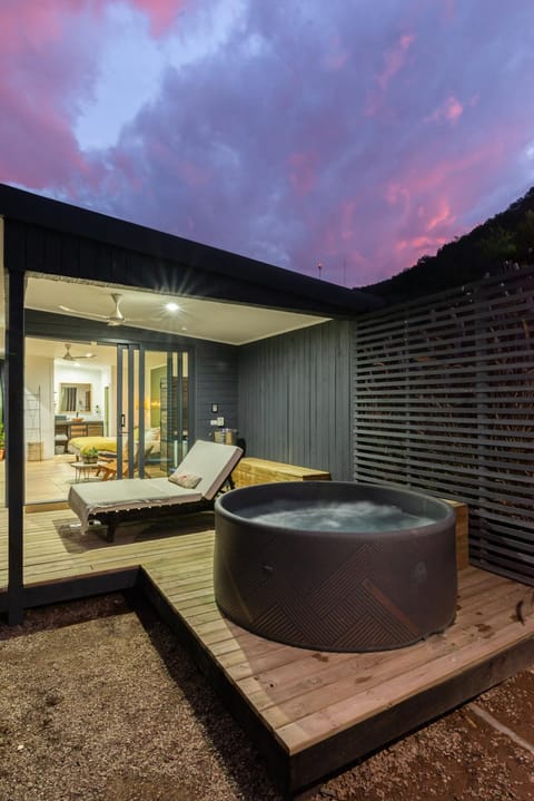 Night, Hot Tub, Photo of the whole room