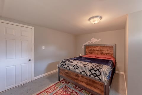 Luxurious house with largest hot tub & perfect retreat! House in Hickory Run State Park