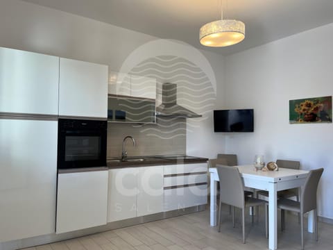 Kitchen or kitchenette, Dining area, pet friendly, stove